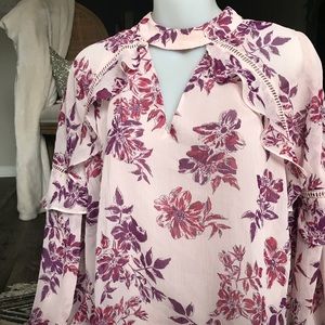 Bell sleeve Floral Express blouse